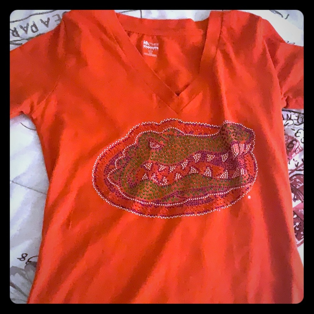 gator v-neck t-shirt